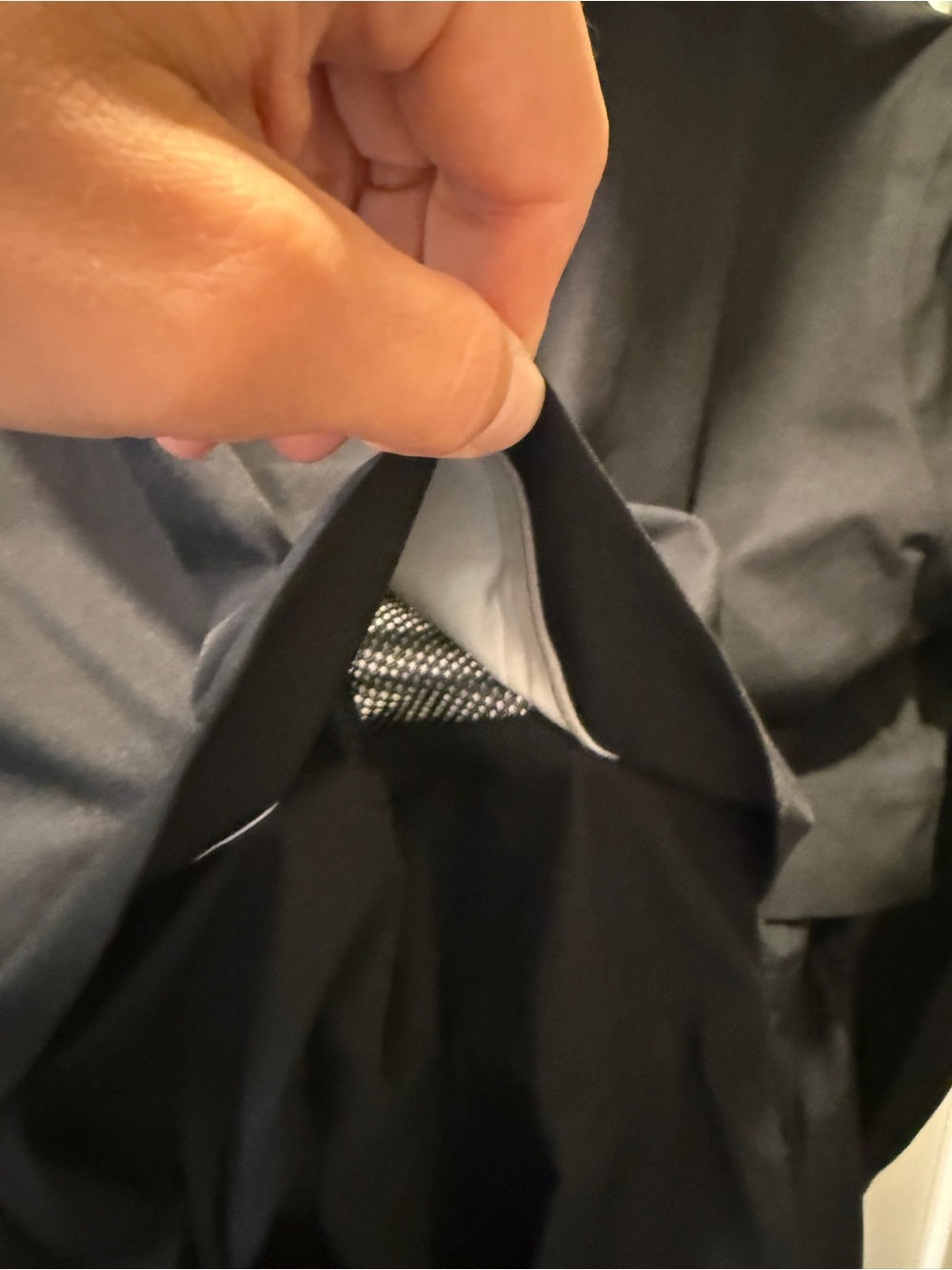 ATHLETA NWT BLACK RAIN-JACKET M WATERPROOF - Picture 7 of 9